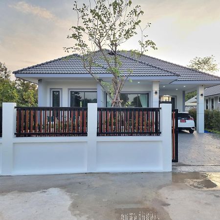 Baan Dalah Buriram Villa Exterior photo